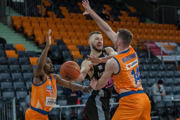 也令对手难 也令对手难